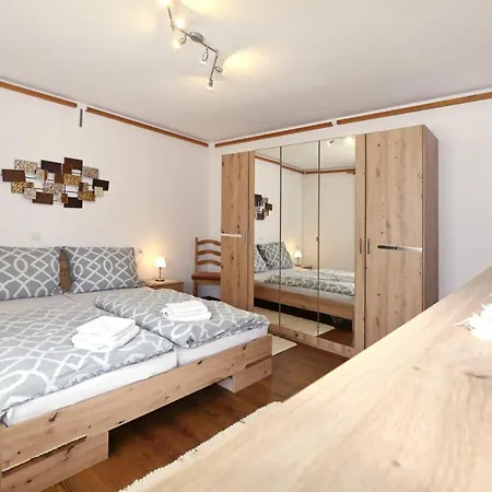 Haus Carmen Kleboth 加舒恩